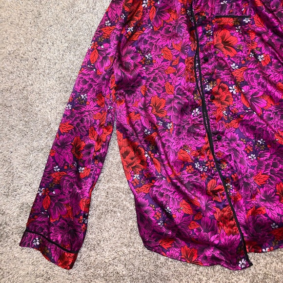 Gilligan & O’Malley Purple & Red Button Down top - Picture 7 of 13